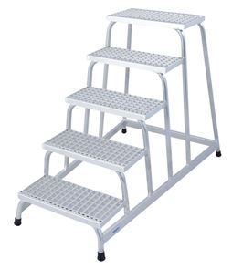 Arbetstrappa Helga, med gallertrappsteg, på en sida, 5 steg Arbetstrappa Helga, med gallertrappsteg, på en sida, 5 steg